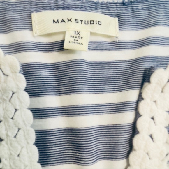 Max Studio Women’s Crochet Front V-Neck Striped Tank Top Size 1X - Picture 5 of 9